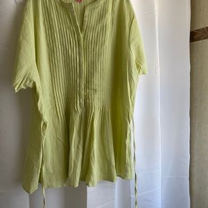 Mint green top. Tie back shirt.